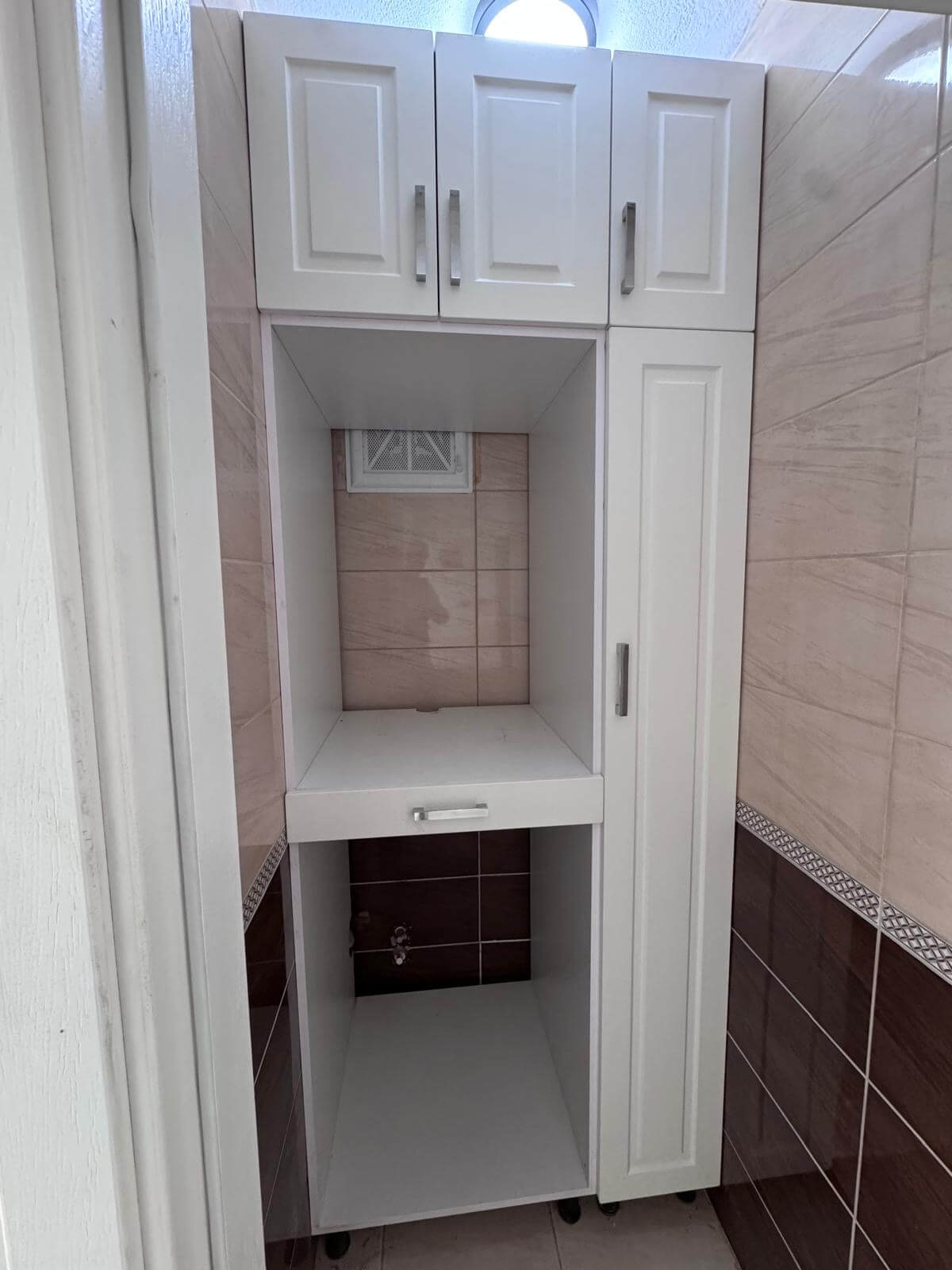Banyo Çamaşır Makinesi Dolabı